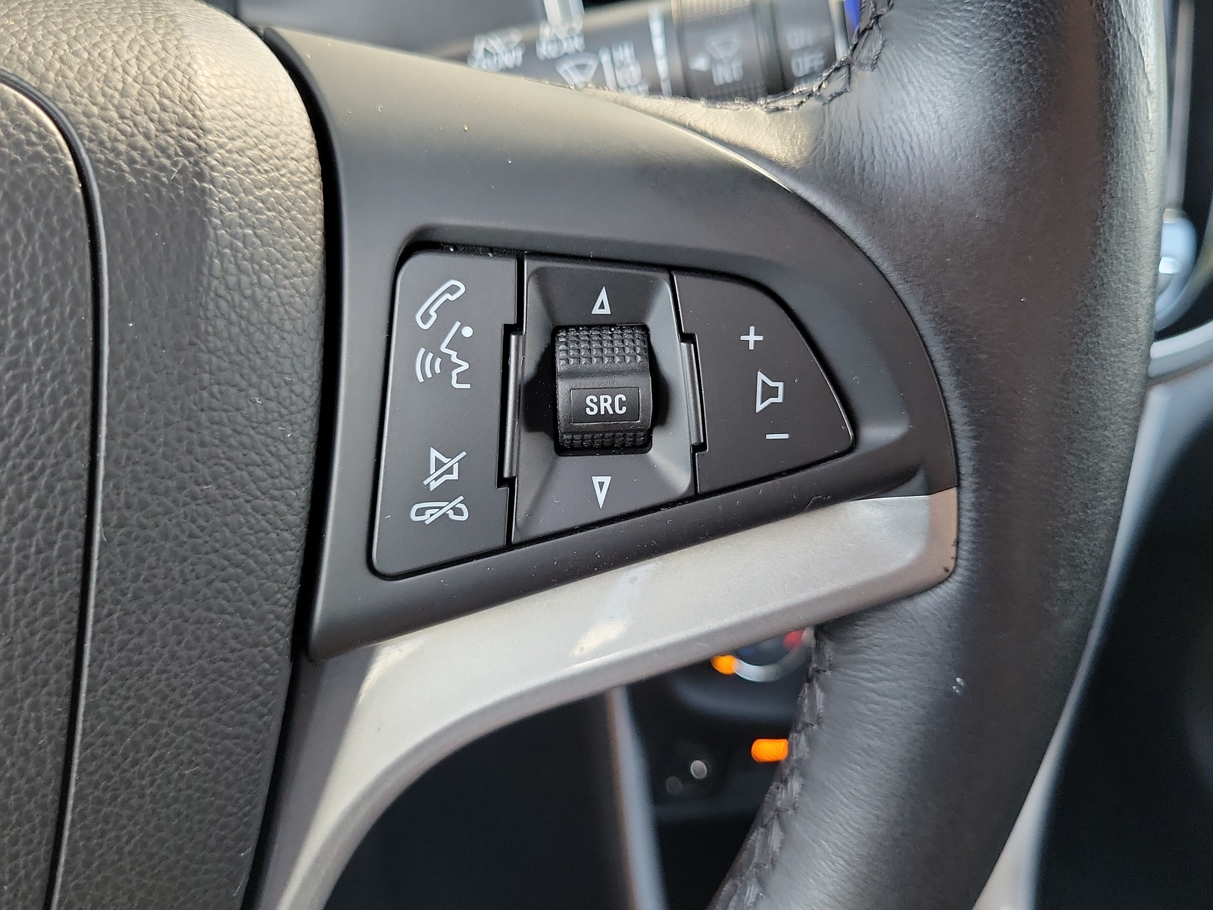 Used 2020 Chevrolet Trax LT w/ Driver Confidence Package FWD image 22