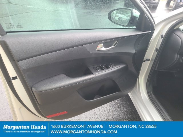 Used 2020 Kia Forte LXS FWD image 10