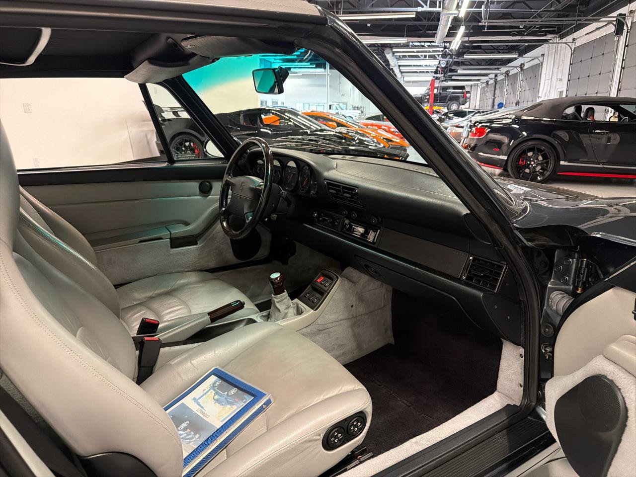 Used 1995 Porsche 911 Cabriolet image 33