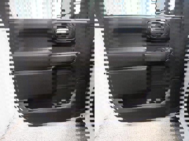 Used 2025 GMC Sierra 3500 Pro image 5