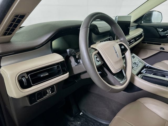 Used 2022 Lincoln Aviator AWD w/ Premium Package image 10