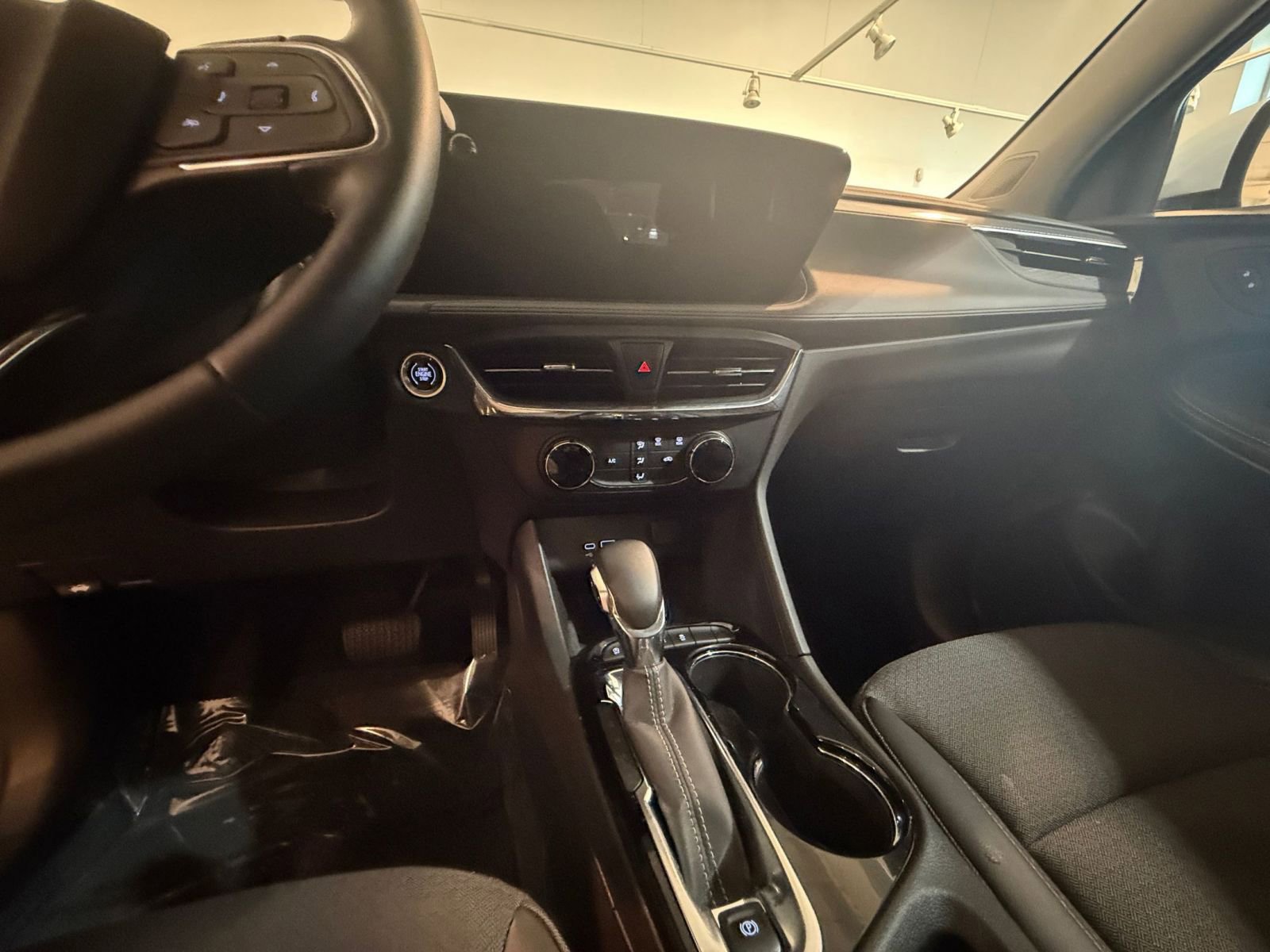 Used 2025 Buick Encore GX Preferred image 40