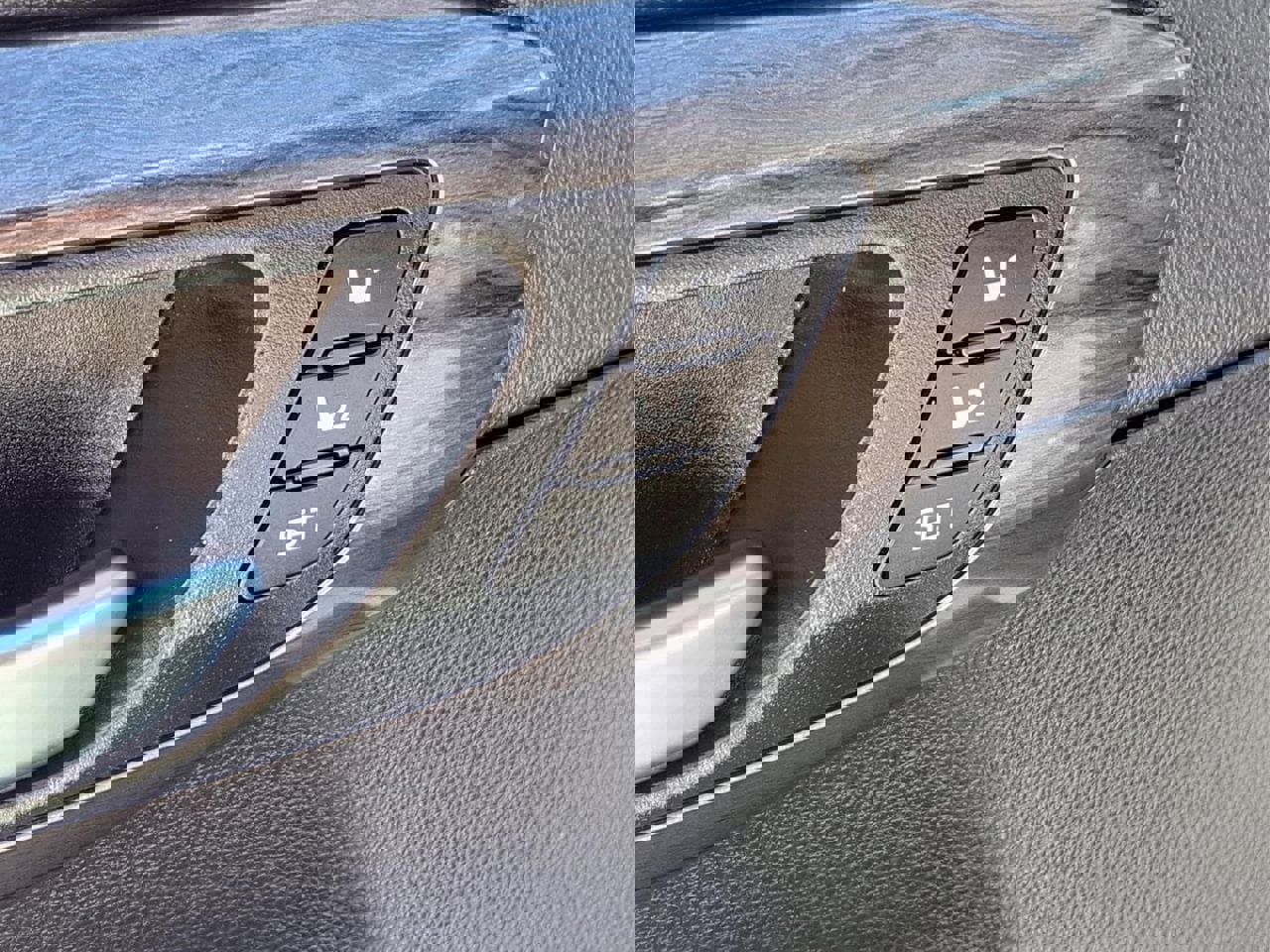 Certified 2021 Toyota Highlander Limited w/ Protection Package #3 (TMS) image 16