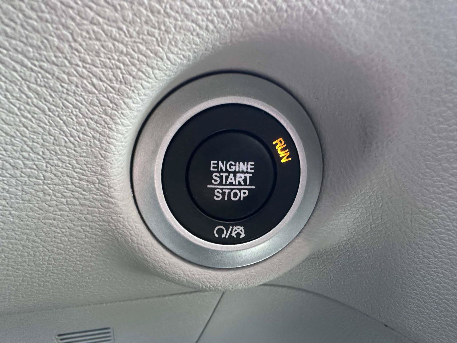 Used 2017 Chrysler Pacifica Touring-L FWD image 20