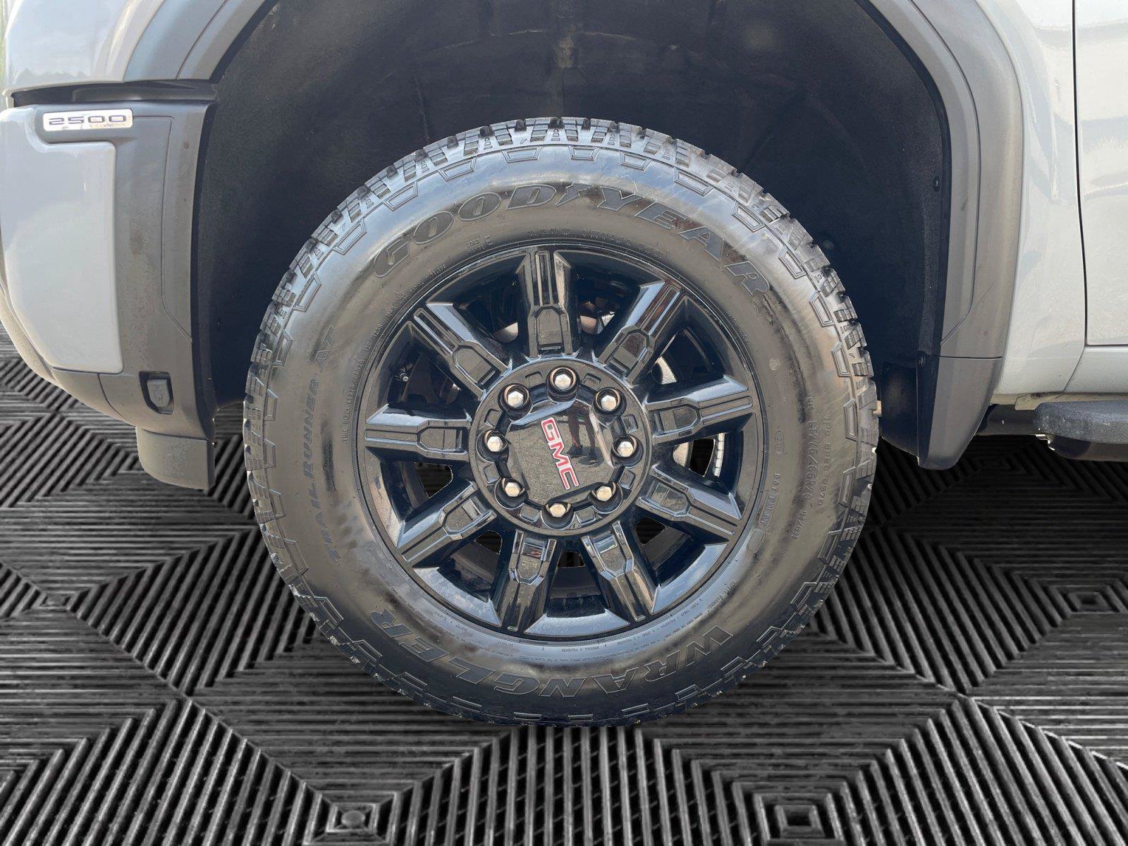 Used 2024 GMC Sierra 2500 AT4 w/ AT4 Premium Plus Package AWD/4WD image 14