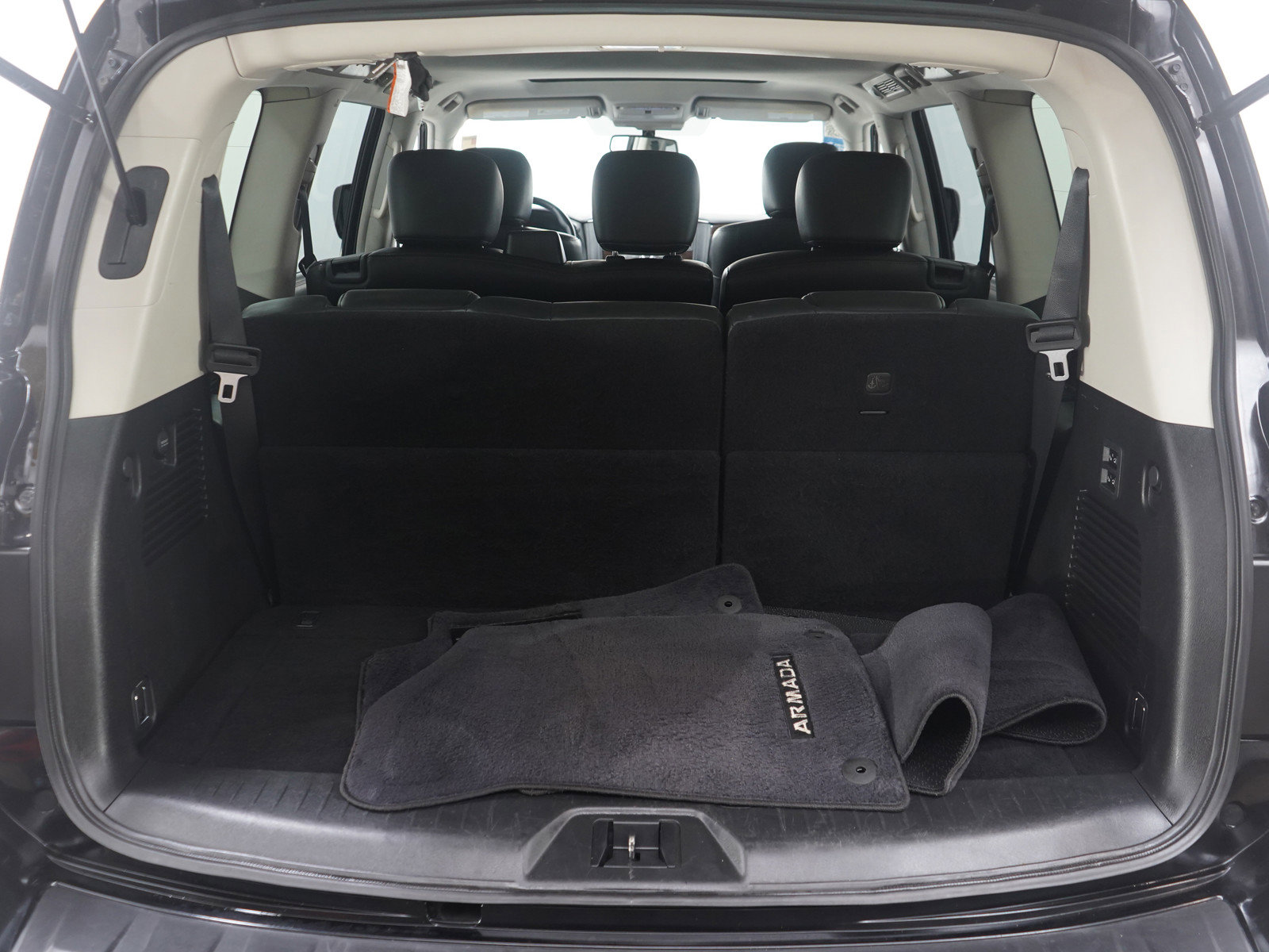 Used 2020 Nissan Armada SL w/ Premium Package image 19