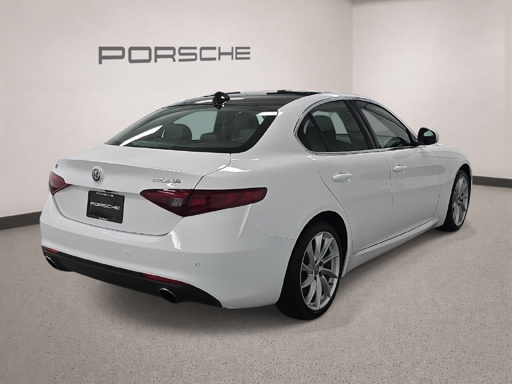 Used 2019 Alfa Romeo Giulia AWD image 7