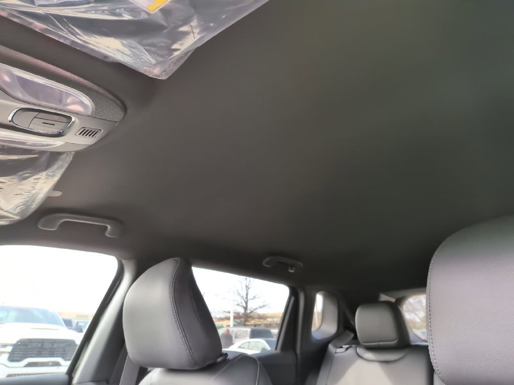 New 2026 Jeep Compass Latitude AWD/4WD image 32