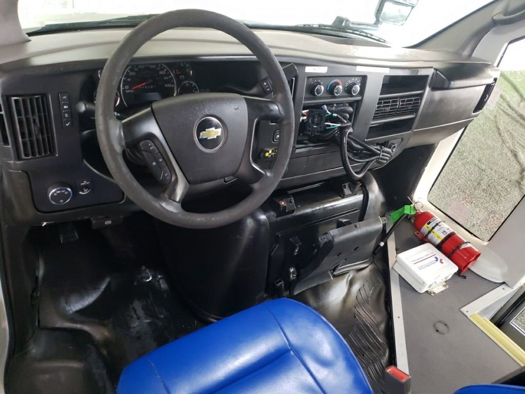 Used 2015 Chevrolet Express 4500 w/ Shuttle Bus Package RWD image 10