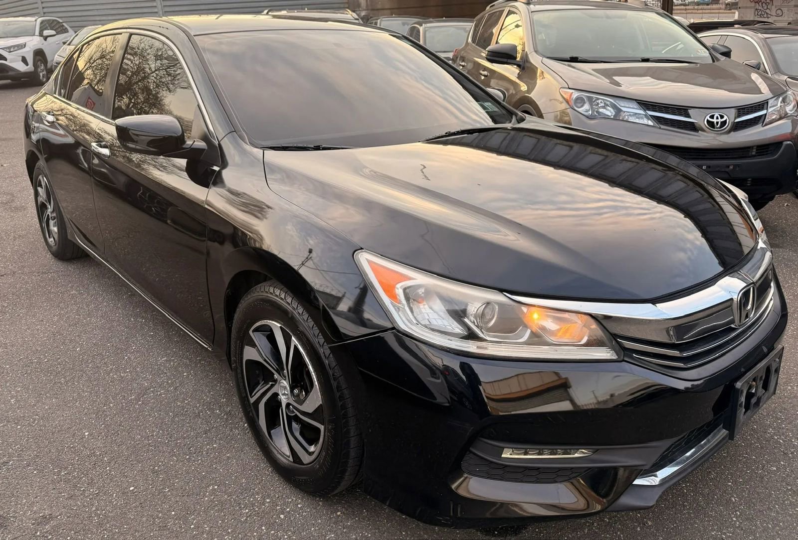 Used 2017 Honda Accord LX image 3