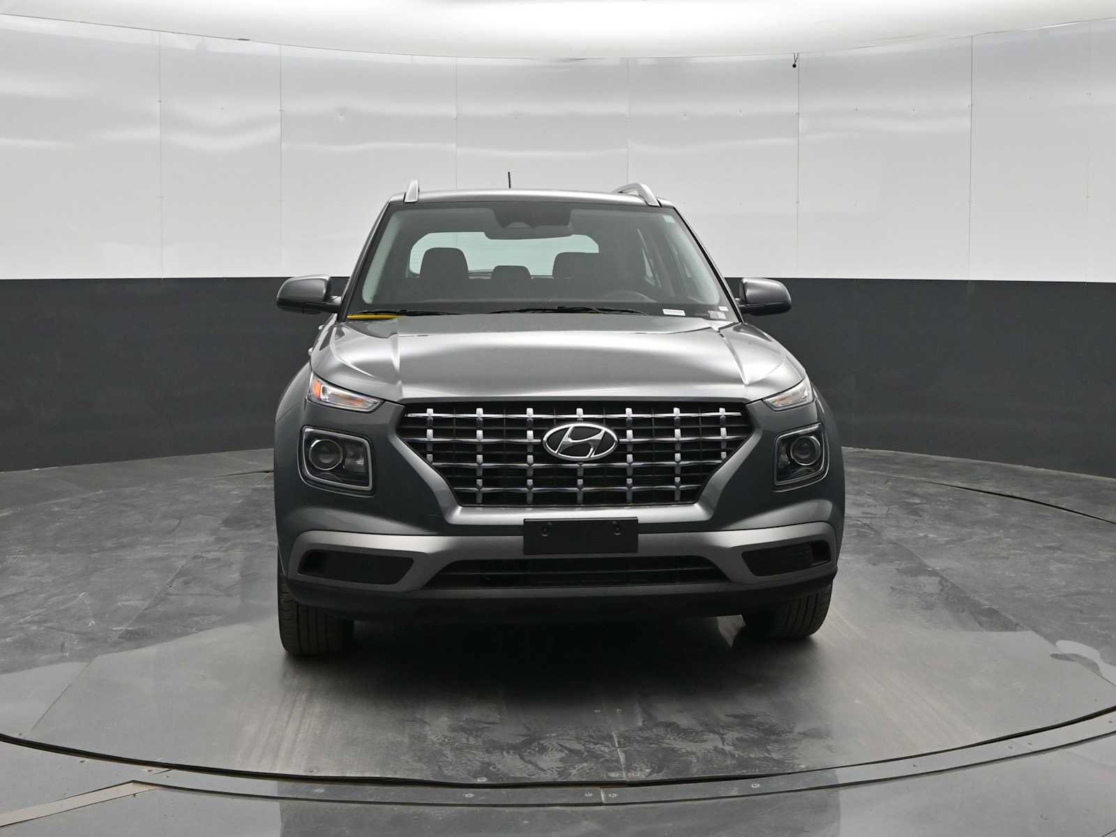 New 2026 Hyundai Venue SEL FWD video 2