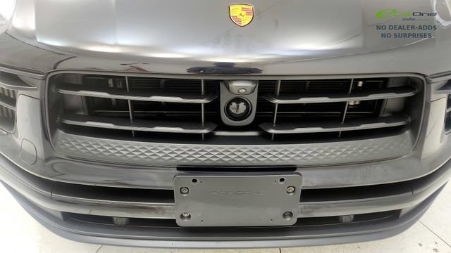 Used 2024 Porsche Macan S AWD/4WD image 23