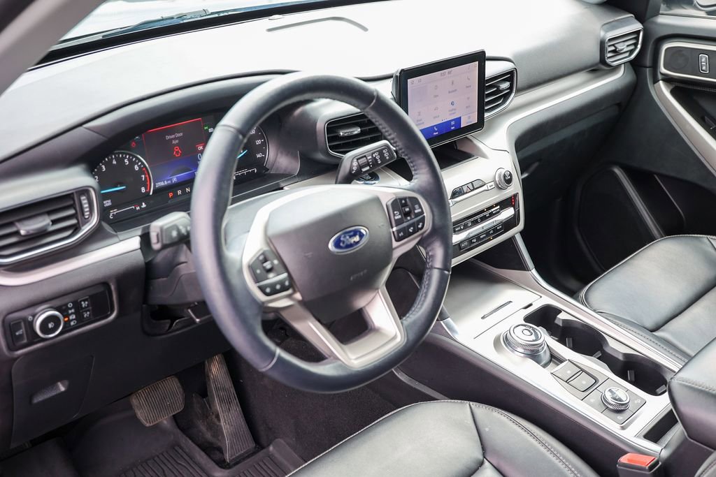 Certified 2023 Ford Explorer XLT w/ Equipment Group 202A AWD/4WD image 31