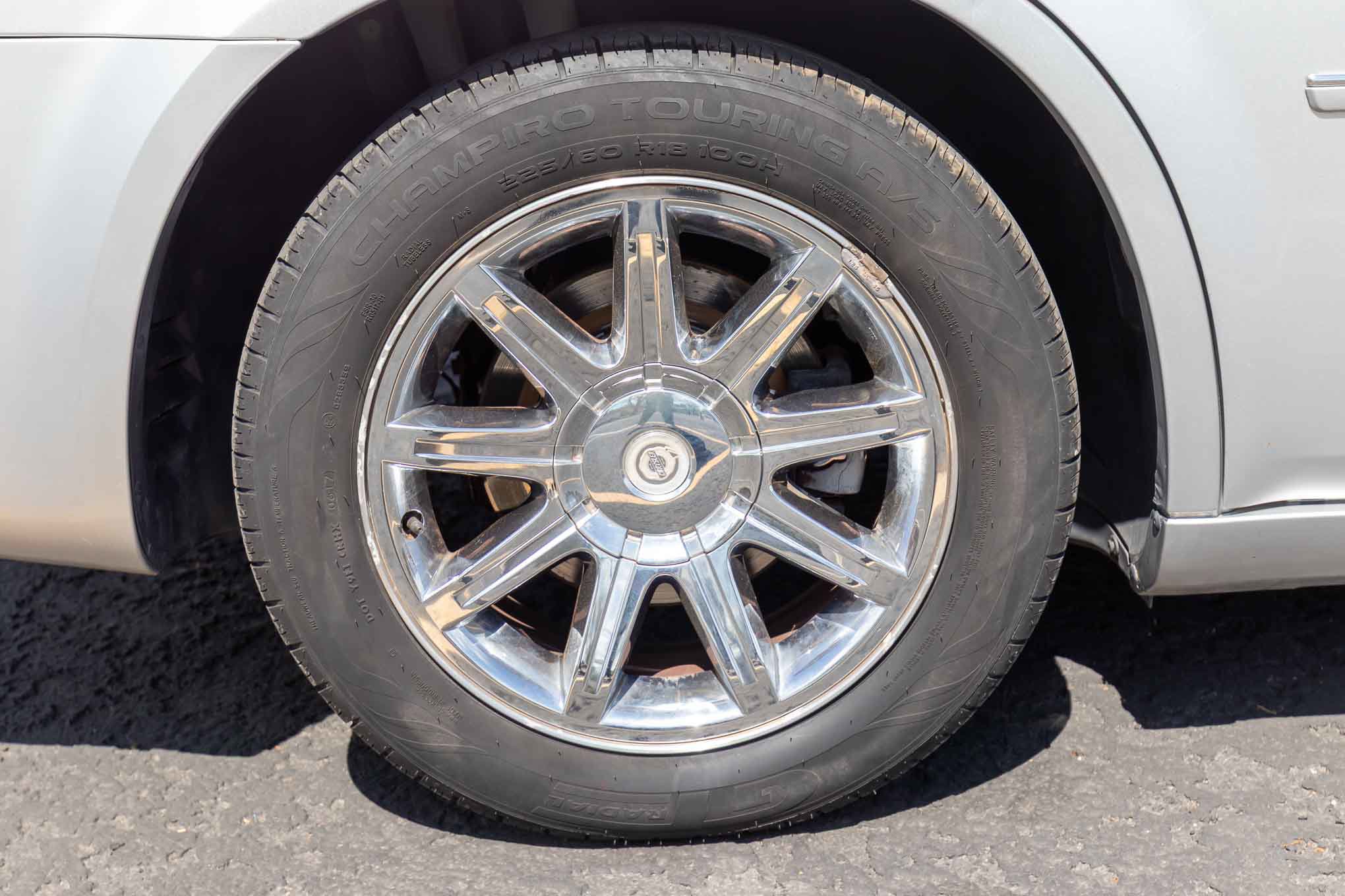 Used 2005 Chrysler 300 C w/ Navigation & Sound Group II RWD image 31