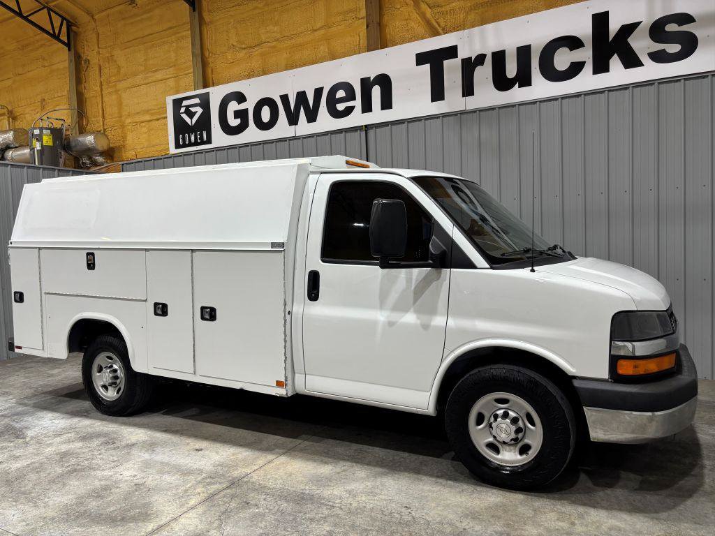 Used 2016 Chevrolet Express 3500 RWD image 3