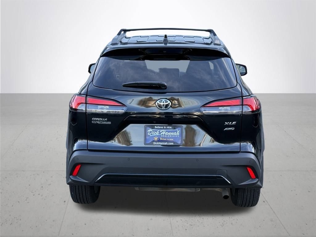 Used 2024 Toyota Corolla Cross XLE image 7
