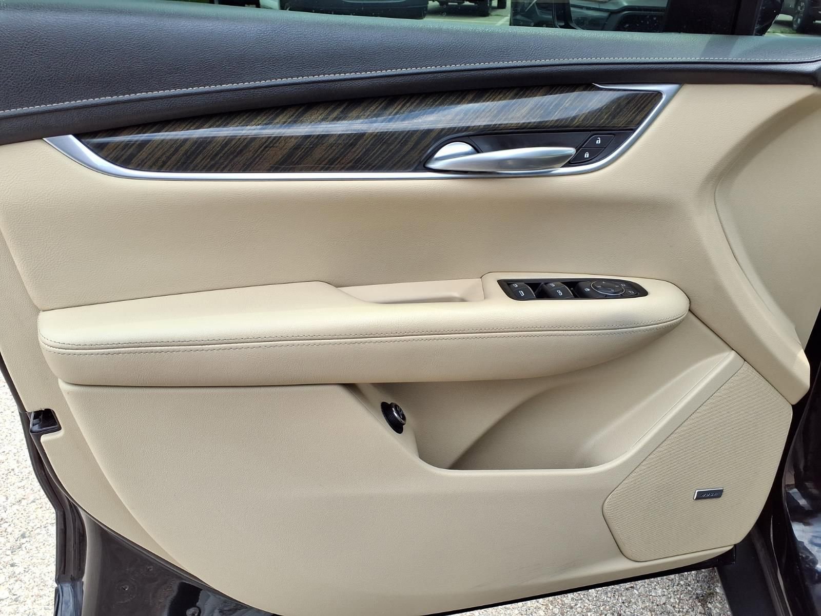 Used 2019 Cadillac XT5 FWD image 14