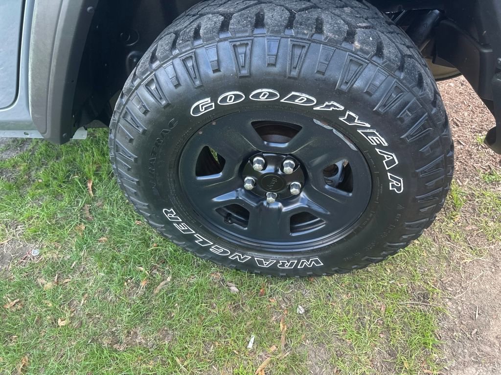 Used 2019 Jeep Wrangler Unlimited Sport image 16