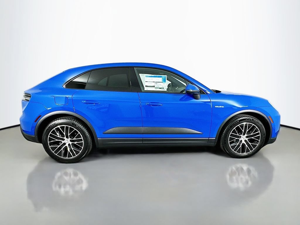 Certified 2026 Porsche Macan Electric RWD image 8