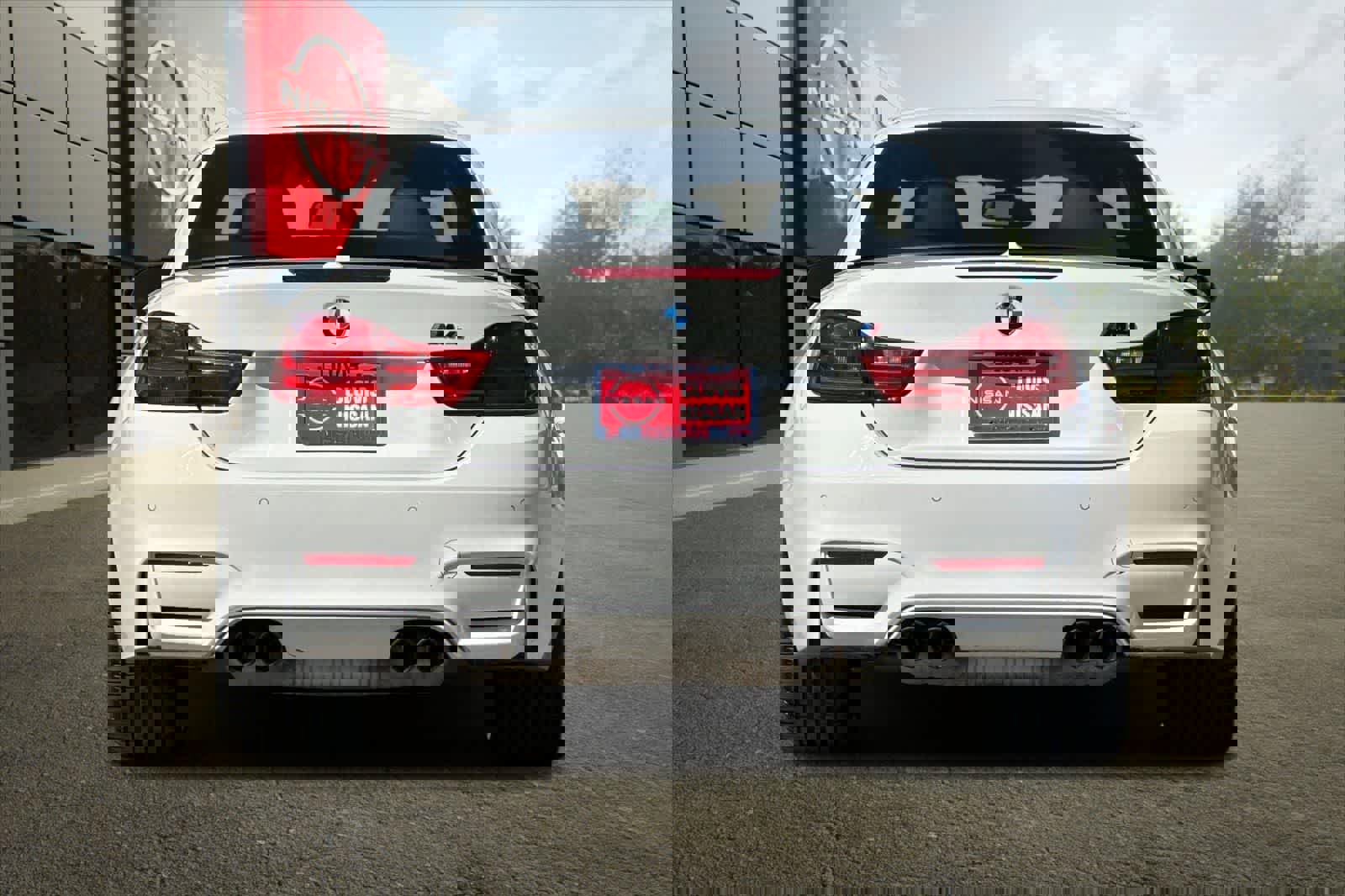 Used 2017 BMW M4 Convertible image 8