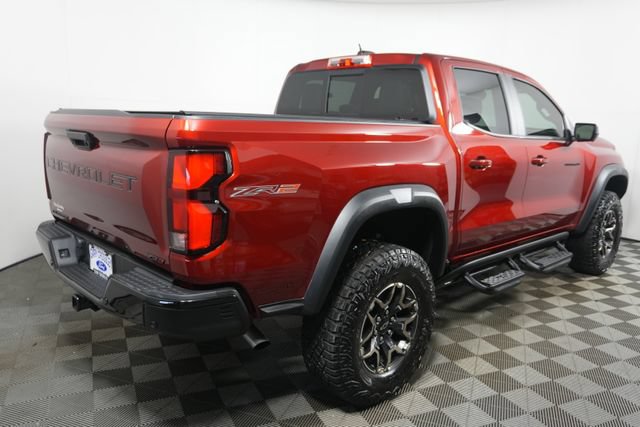 Used 2024 Chevrolet Colorado ZR2 w/ ZR2 Convenience Package III AWD/4WD image 3