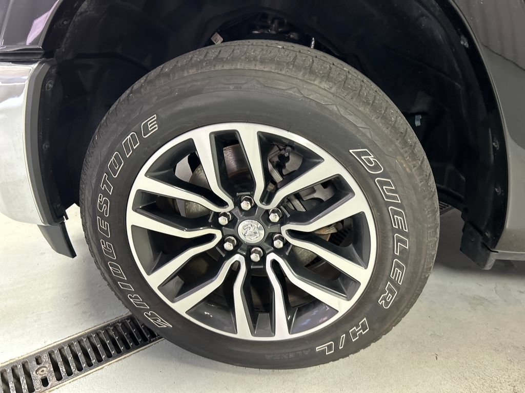 Used 2025 RAM 1500 Limited AWD/4WD image 9