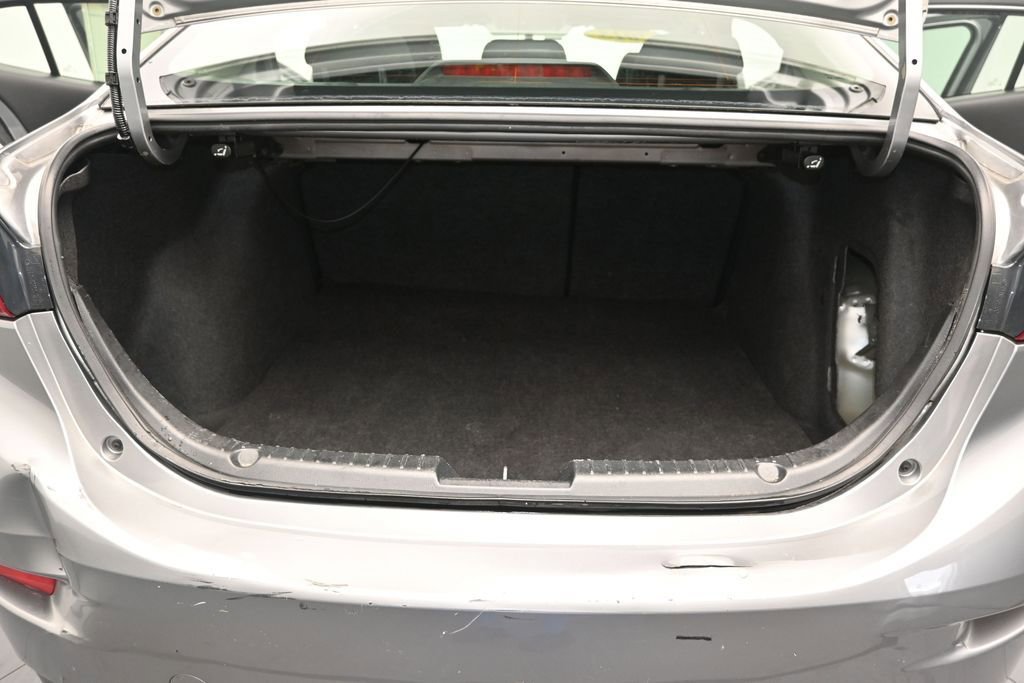 Used 2015 MAZDA MAZDA3 i Touring w/ Technology Package FWD image 11