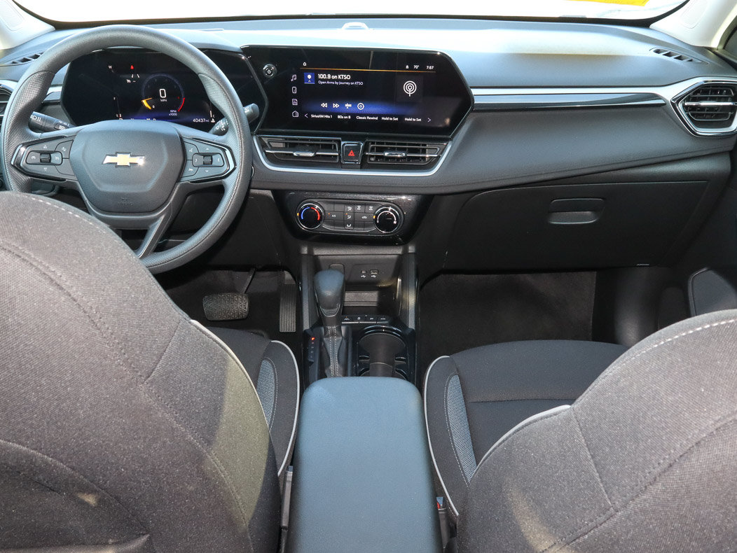 Used 2025 Chevrolet TrailBlazer LT AWD/4WD image 10