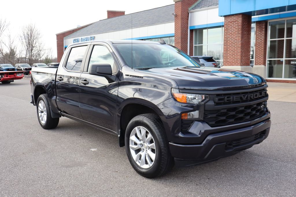 Used 2023 Chevrolet Silverado 1500 Custom w/ LPO, Dark Essentials Package image 4