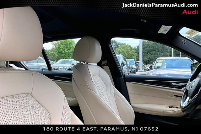 Used 2021 BMW 530e xDrive w/ Premium Package AWD/4WD image 7