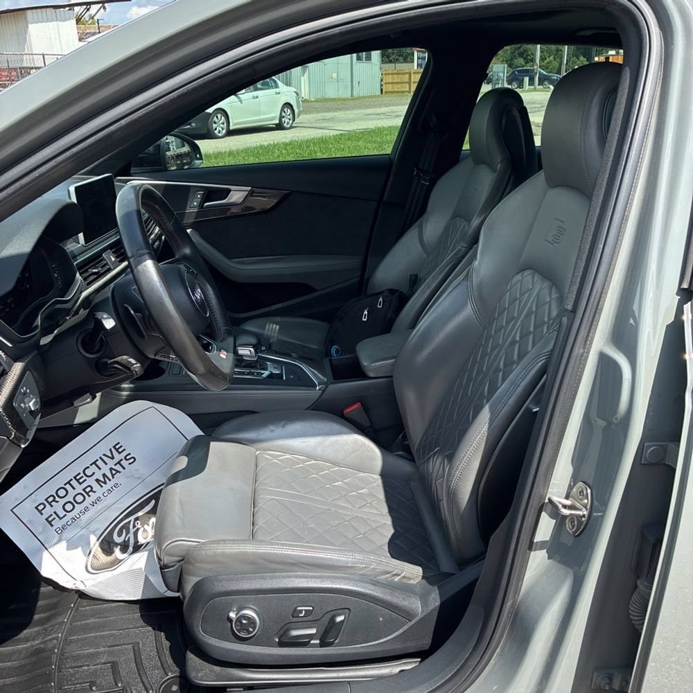 Used 2019 Audi S4 Premium Plus w/ Premium Plus Package AWD/4WD image 5