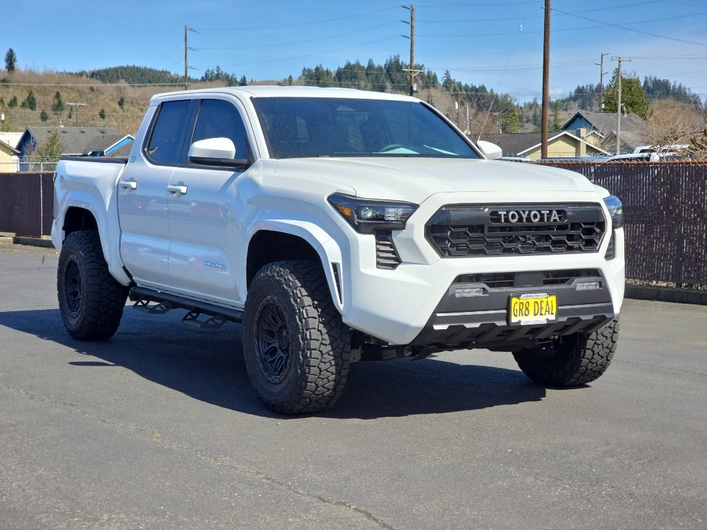 Used 2026 Toyota Tacoma SR5 AWD/4WD image 2