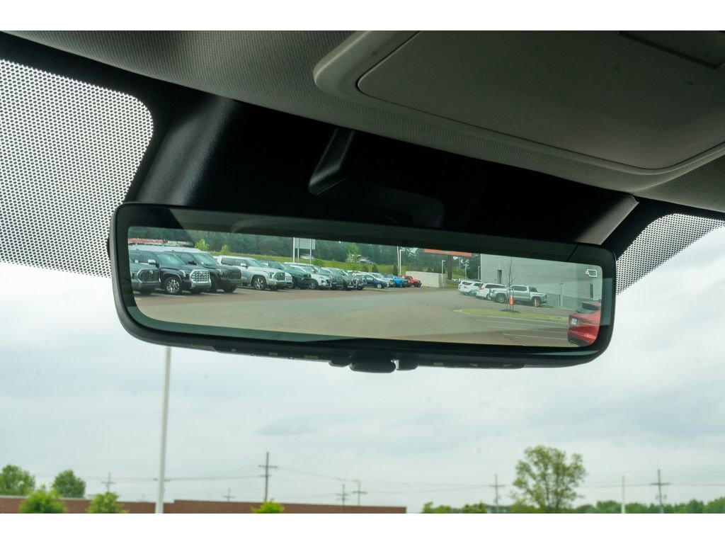 Used 2022 Toyota Tundra Limited w/ TRD Off-Road Package AWD/4WD image 33