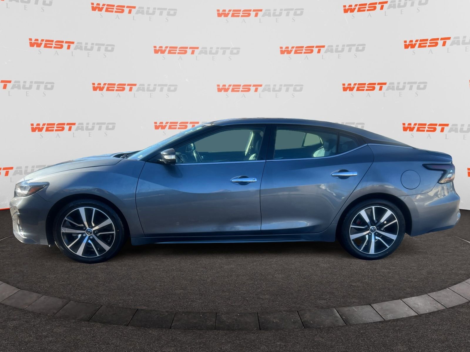 Used 2022 Nissan Maxima SV w/ Floor Mat Group image 2