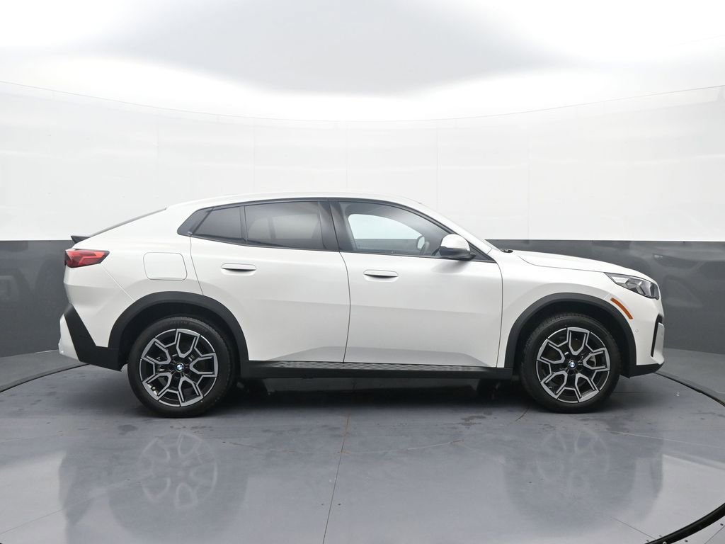 New 2026 BMW X2 xDrive28i w/ Technology Package AWD/4WD image 8