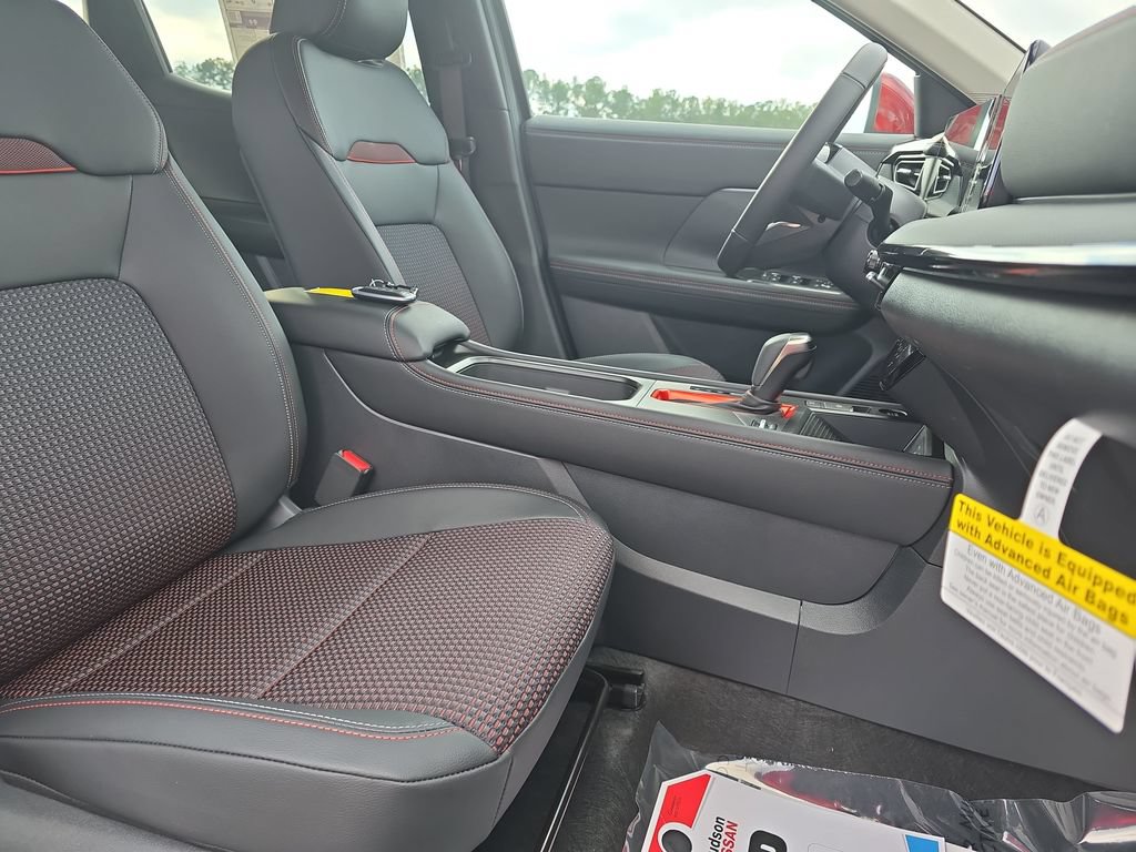 New 2026 Nissan Kicks SR w/ SR Premium Package FWD image 13