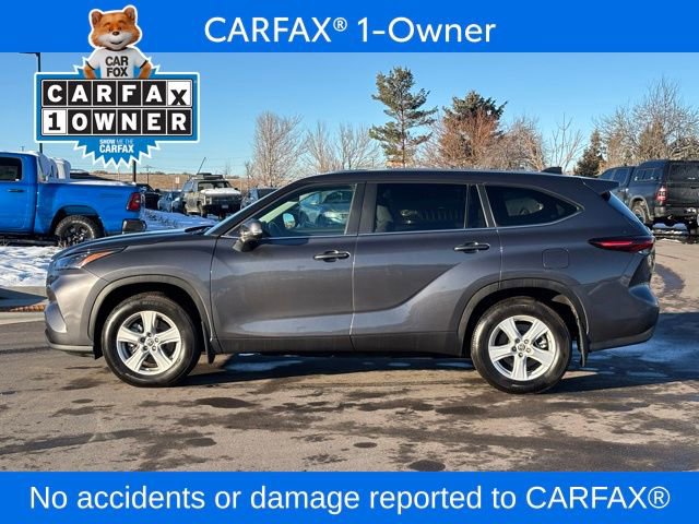 Used 2024 Toyota Highlander LE image 2