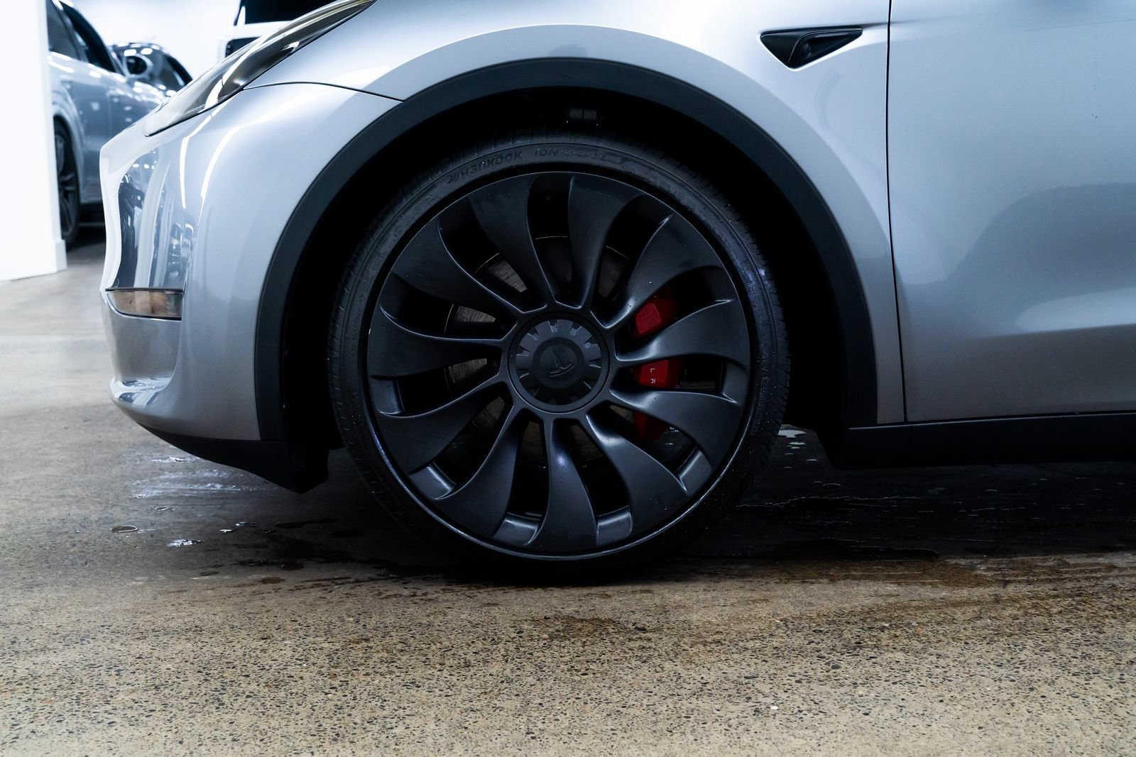 Used 2024 Tesla Model Y Performance image 7