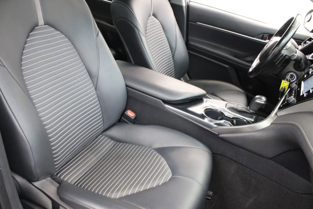 Used 2020 Toyota Camry SE FWD image 22