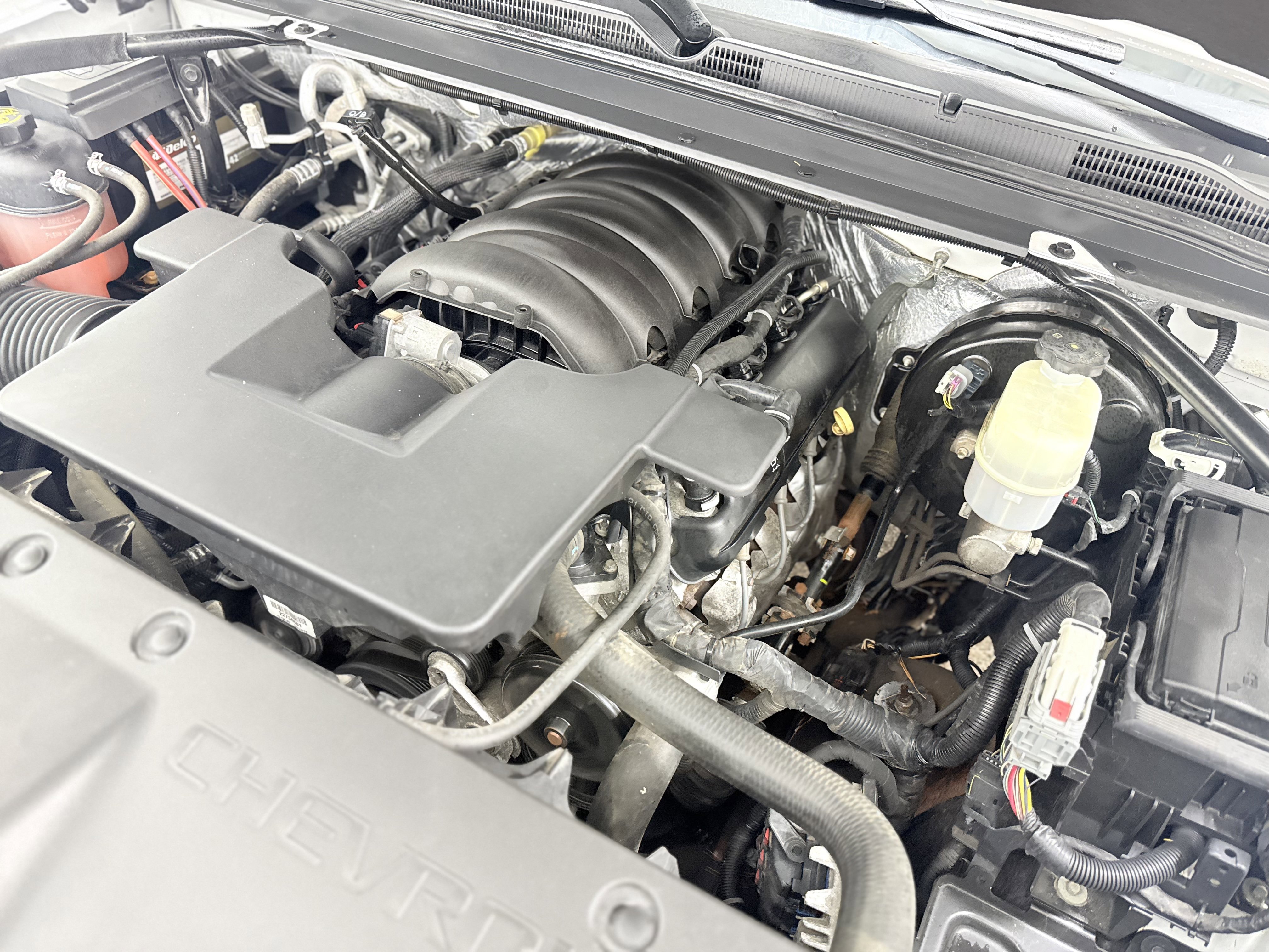 Used 2018 Chevrolet Suburban LT image 31