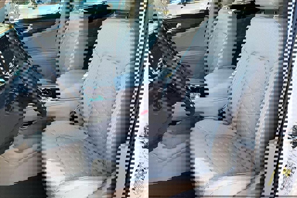 Certified 2026 Volkswagen Atlas SE w/ Black Wheel Package image 18