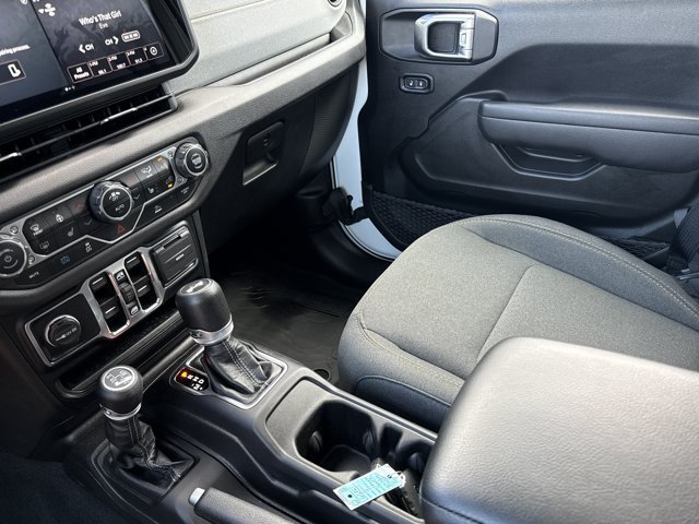 Used 2024 Jeep Wrangler Unlimited w/ Convenience Group AWD/4WD image 20