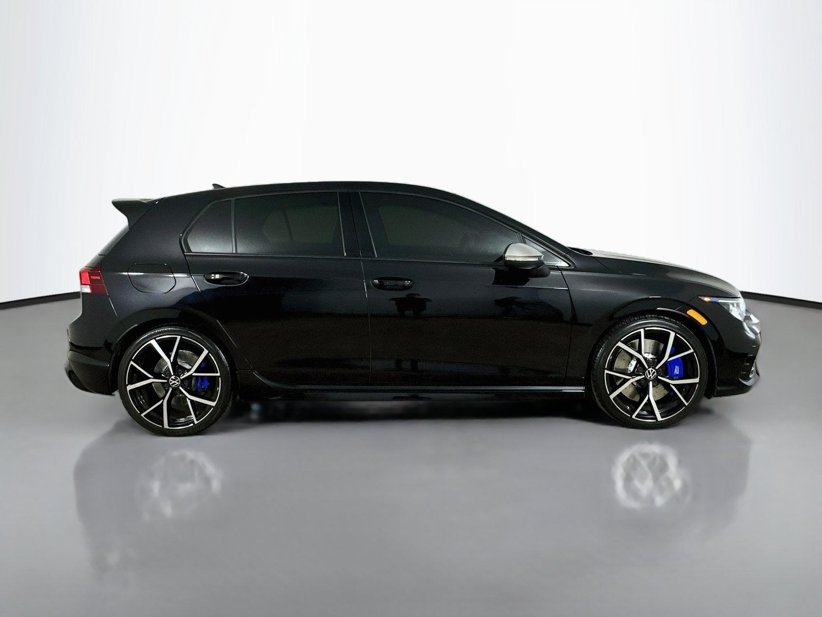 Used 2023 Volkswagen Golf R AWD/4WD image 4