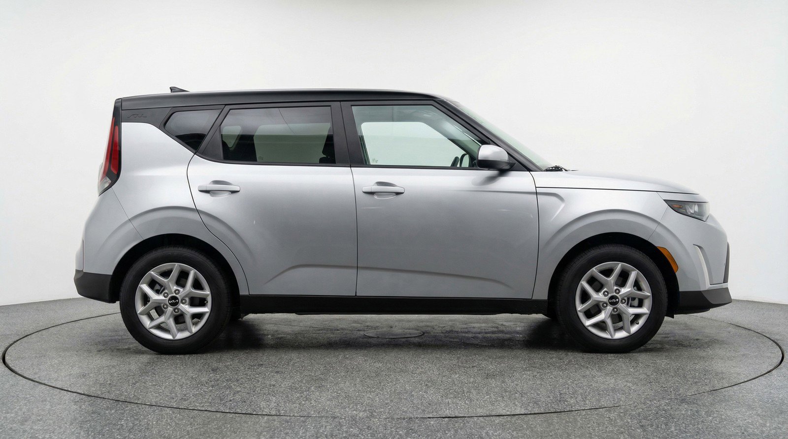 Used 2025 Kia Soul LX w/ LX Technology Package image 11