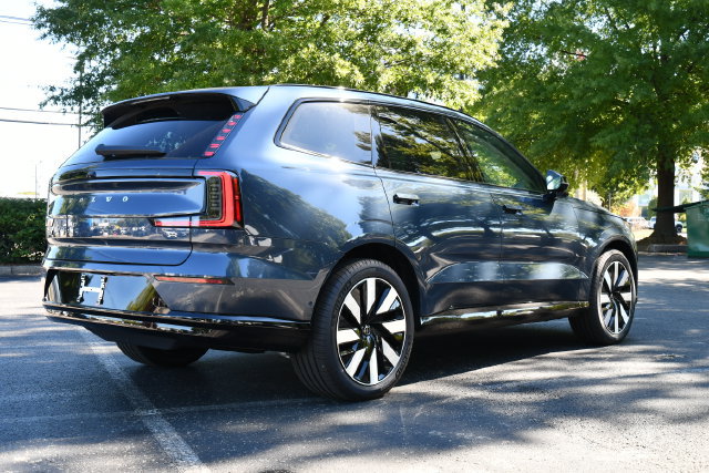 New 2026 Volvo EX90 Ultra AWD/4WD image 7