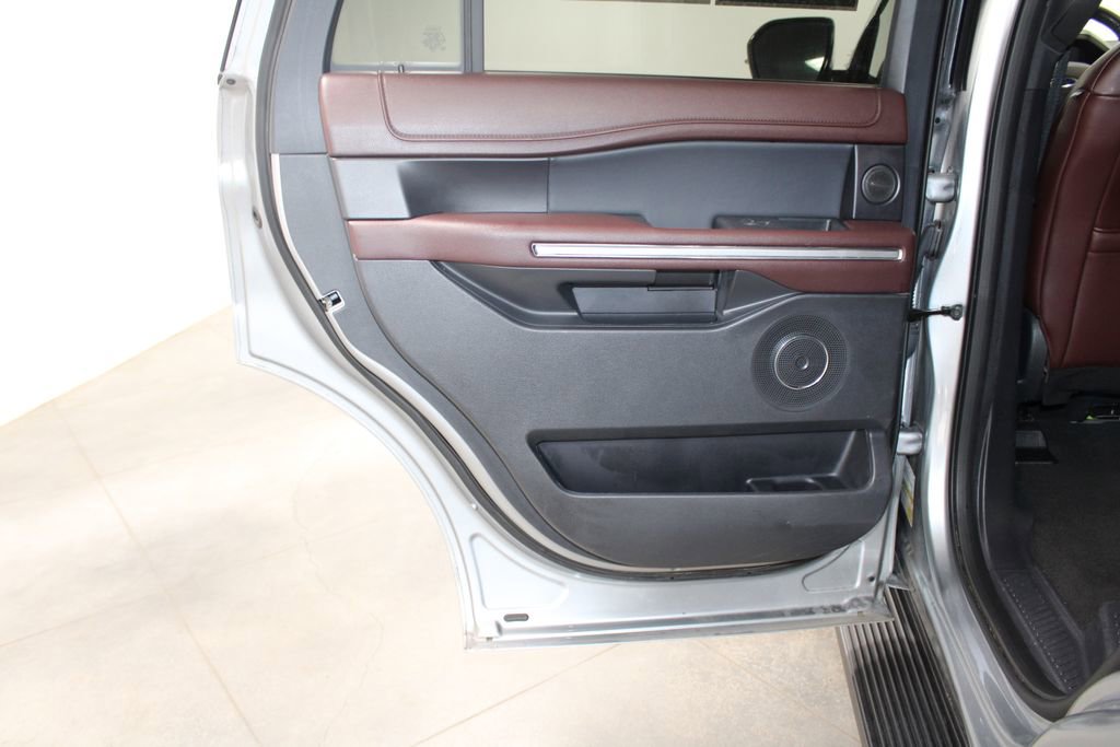 Used 2024 Ford Expedition Limited image 29