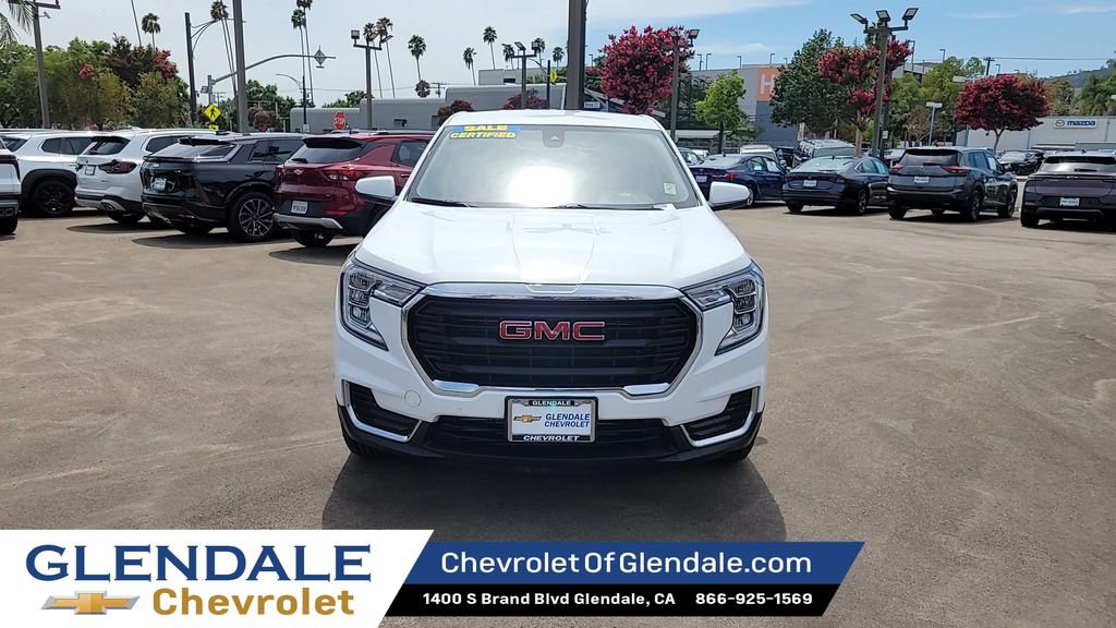 Certified 2024 GMC Terrain SLE FWD image 3