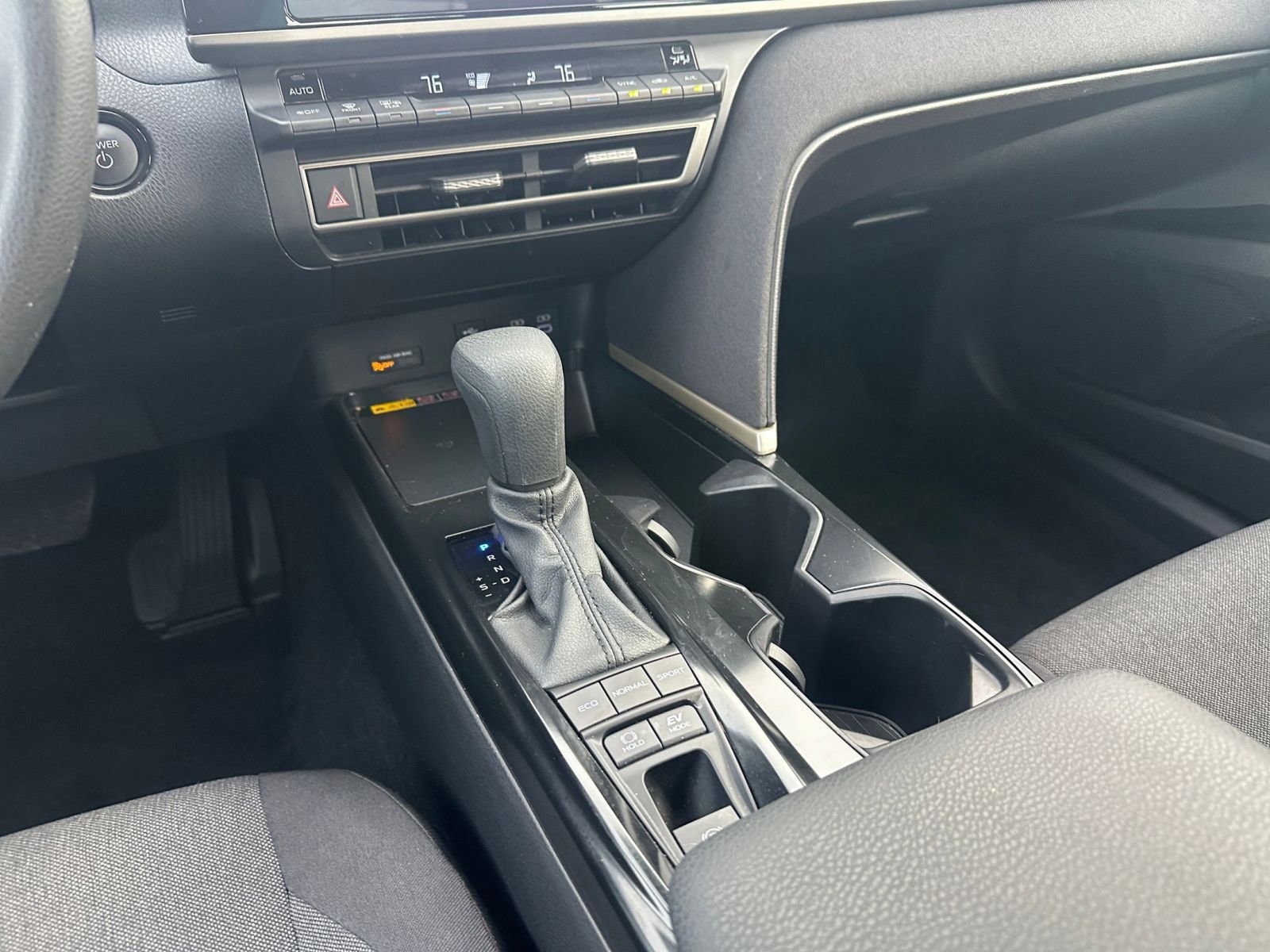 Used 2025 Toyota Camry LE image 40