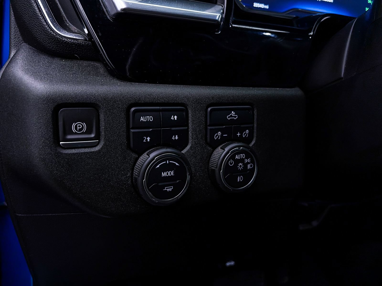 Used 2022 Chevrolet Silverado 1500 RST w/ Convenience Package II AWD/4WD image 6