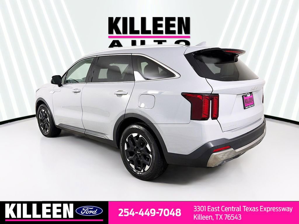 Used 2025 Kia Sorento S image 6